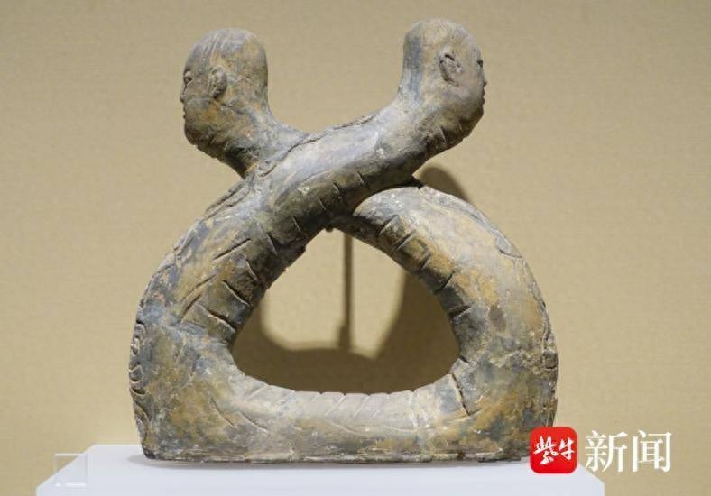 南唐二陵惊现诡异人首蛇身俑，网友：这设计太阴森，氛围感拉满  第1张