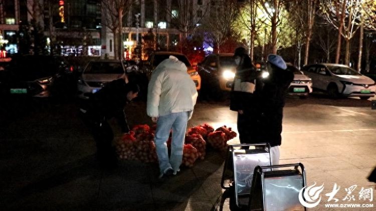 60斤土豆大抢购！东营市民齐心助农，现场火爆却井然有序  第1张