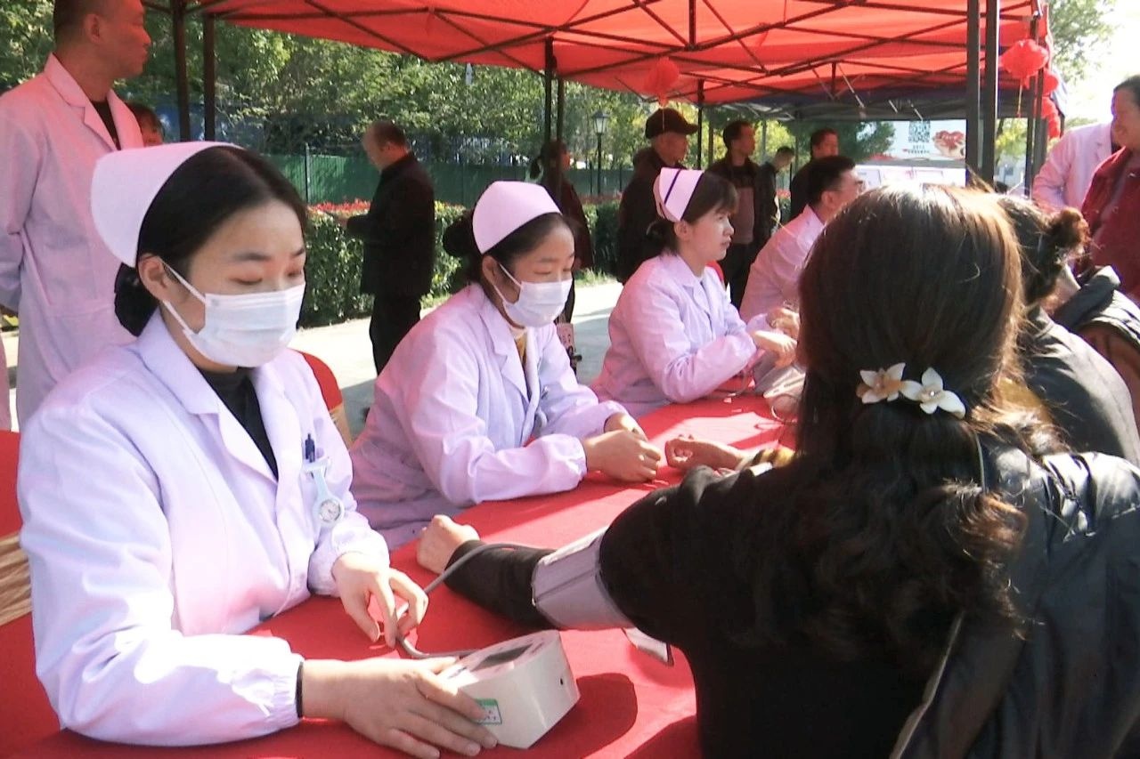 20位企业家与爱心人士齐聚蓝星社区，2万元配捐点燃慈善希望  第2张