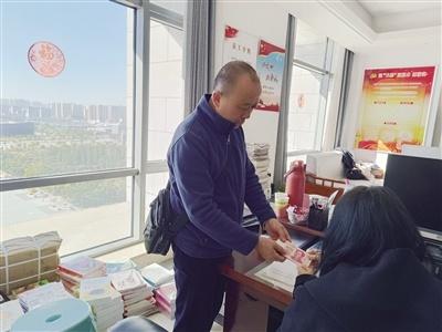 22 年！矿工遇云程坚持为困境儿童捐资助学，他的善举令人动容  第1张