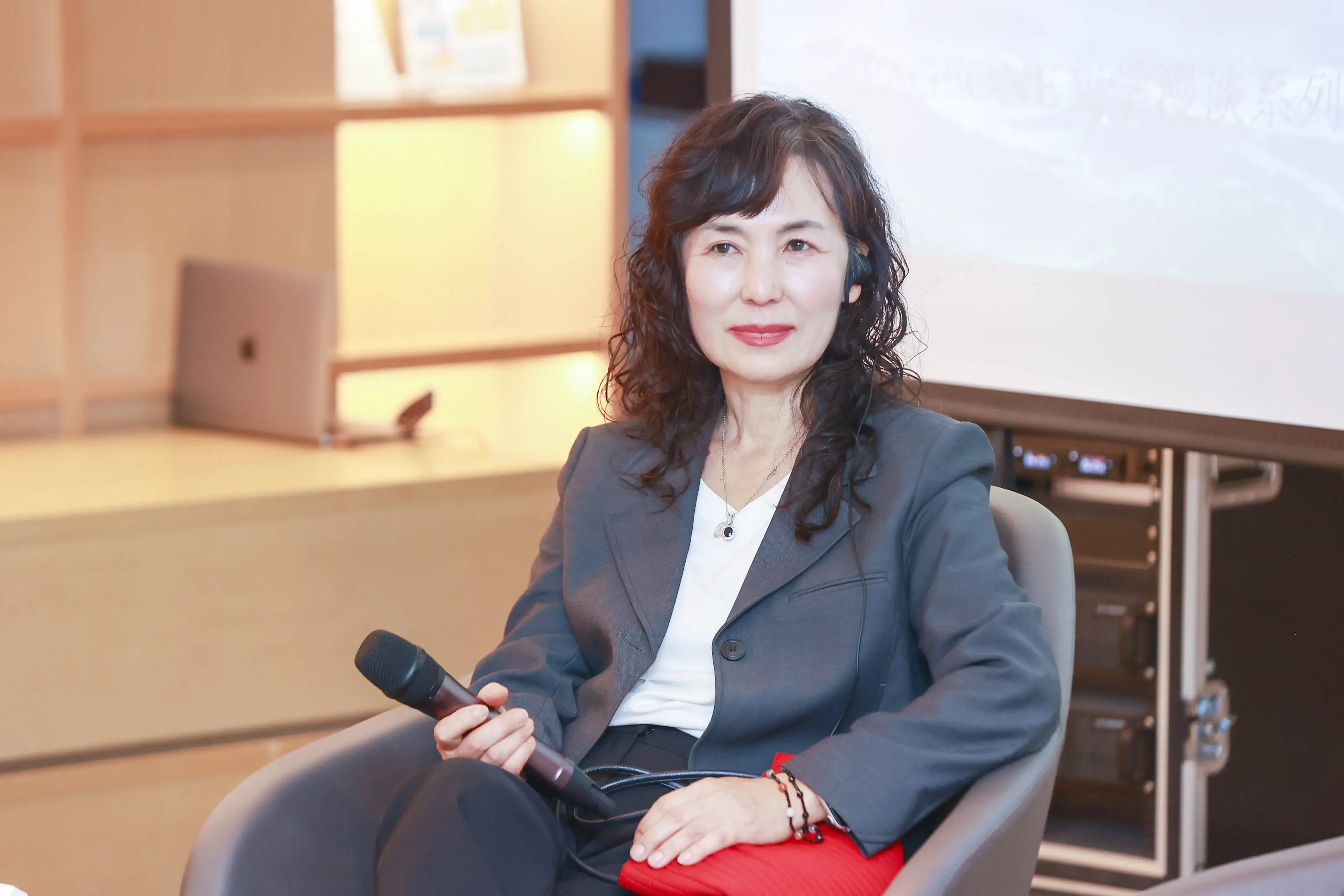 从熔炉到远海，孔枝泳作品分享会带你走进韩国文学世界  第2张