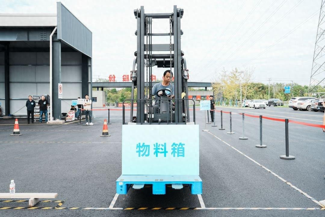 100 多名青年叉车师傅齐聚安吉，这场职业技能竞赛太燃了