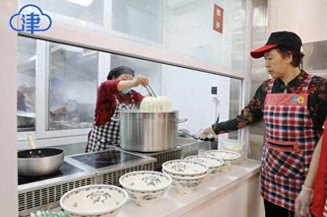 2024 年敬老月，集贤里街华福养老服务中心为老年朋友打造美好晚年生活  第1张