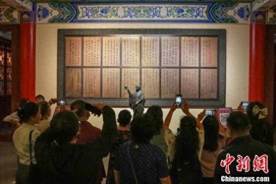 夜登滕王阁，领略千年古韵！海外华文媒体人这样说……