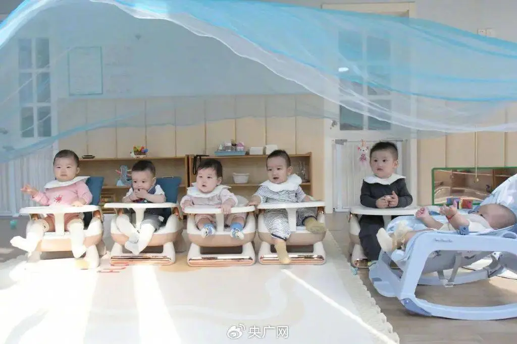 3 岁以下宝宝没人带？浙江一公办幼儿园开设乳儿班，家长可随时监控  第3张