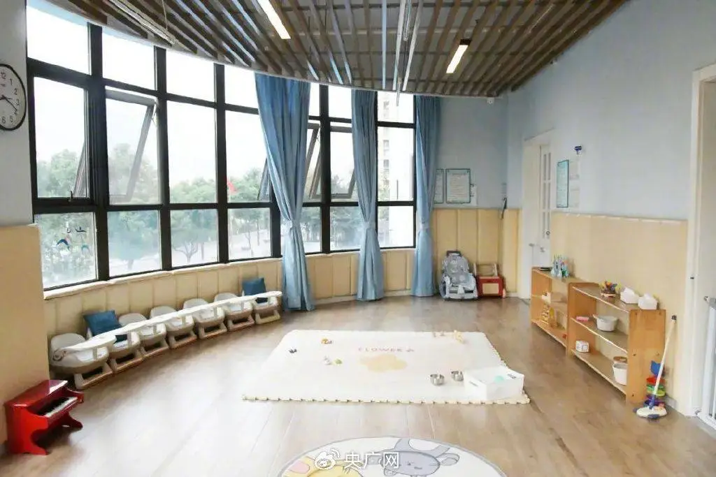 3 岁以下宝宝没人带？浙江一公办幼儿园开设乳儿班，家长可随时监控  第4张
