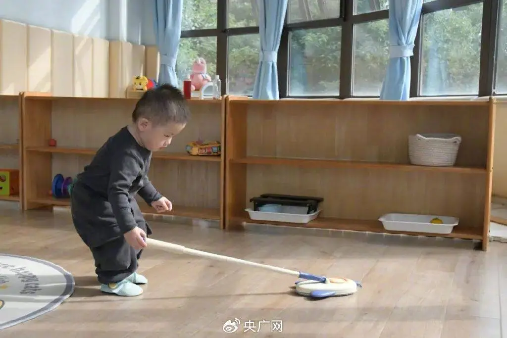 3 岁以下宝宝没人带？浙江一公办幼儿园开设乳儿班，家长可随时监控  第5张