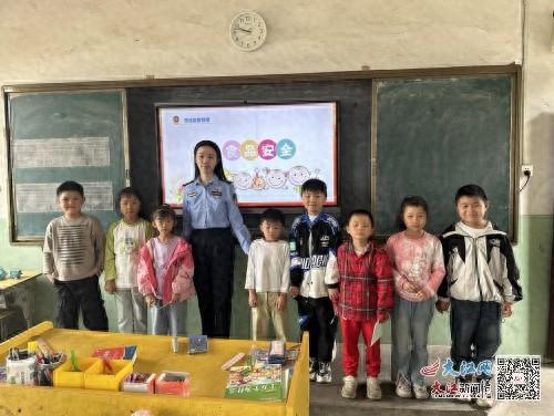 10 月 15 日，临川区市场监管局走进荣山镇中心小学，开展食品安全知识宣传活动  第1张