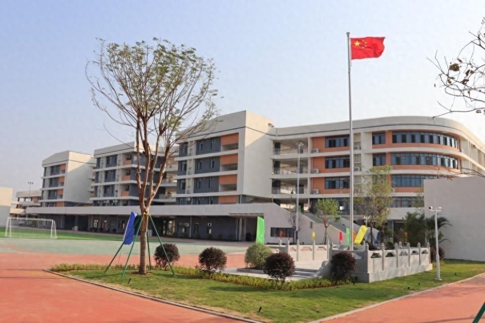 为城际线路建设让路，这所小学重新选址复建，背后原因令人惊叹  第1张