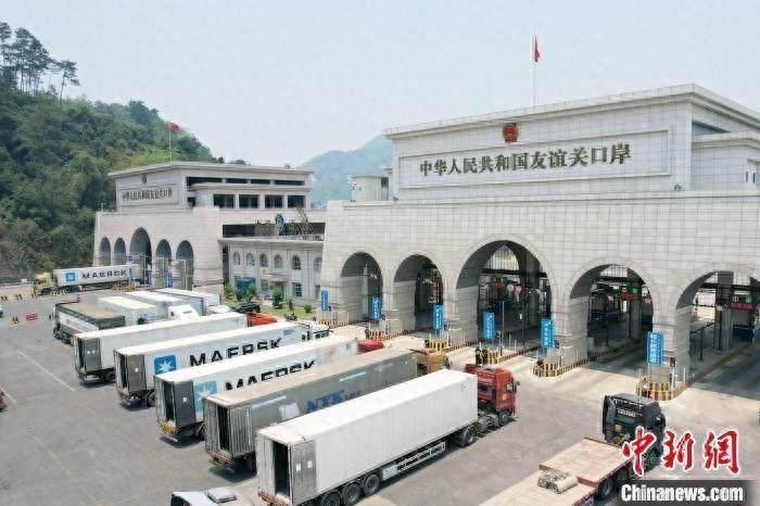 广西边境口岸有多火？货运车辆通关量同比增长近两成  第1张