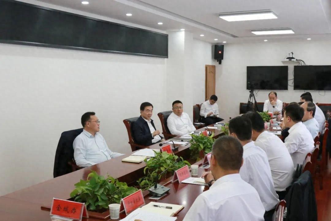 10 月 15 日，市委书记亢振峰主持召开专题座谈会议，医疗卫生事业如何高质量发展？