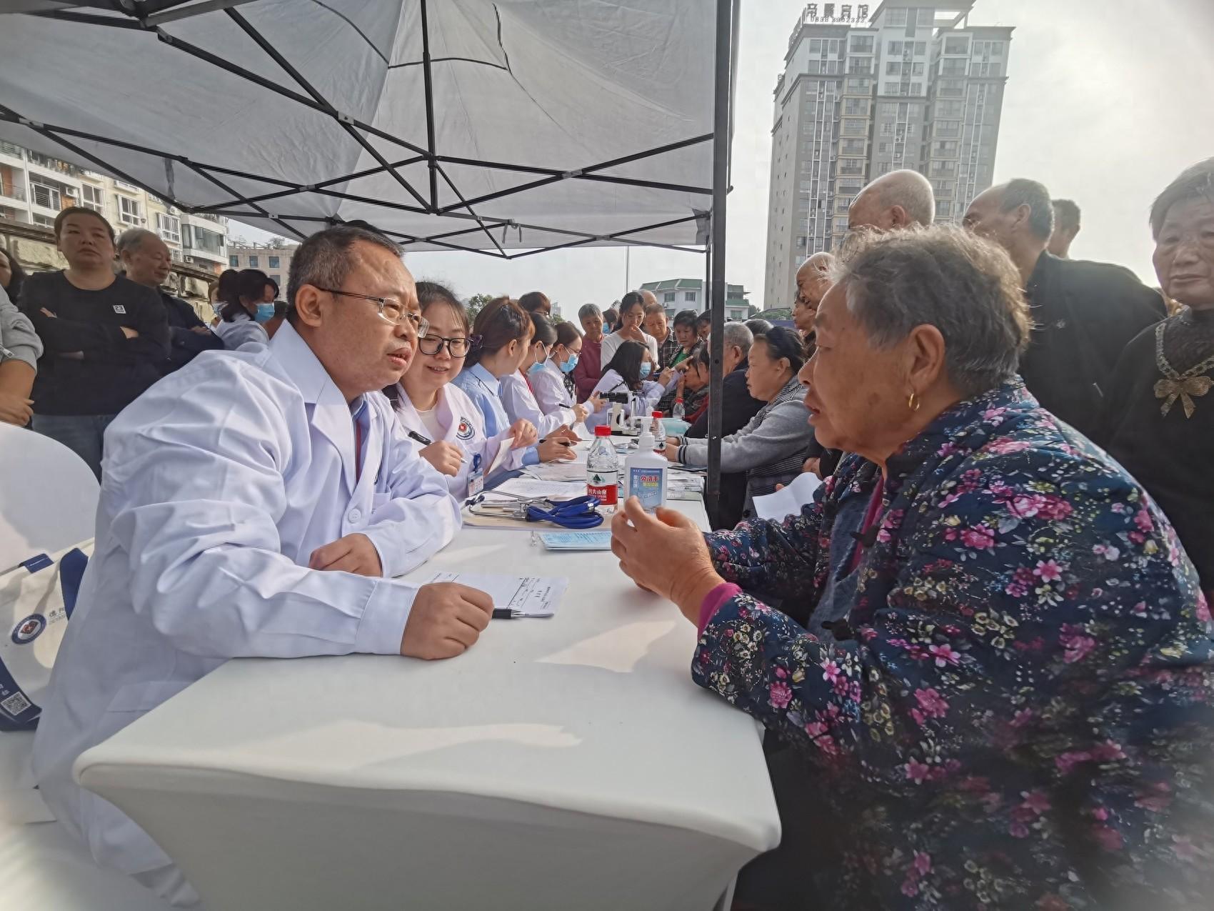 省级医疗卫生专家下沉罗江区，家门口就能享受优质服务
