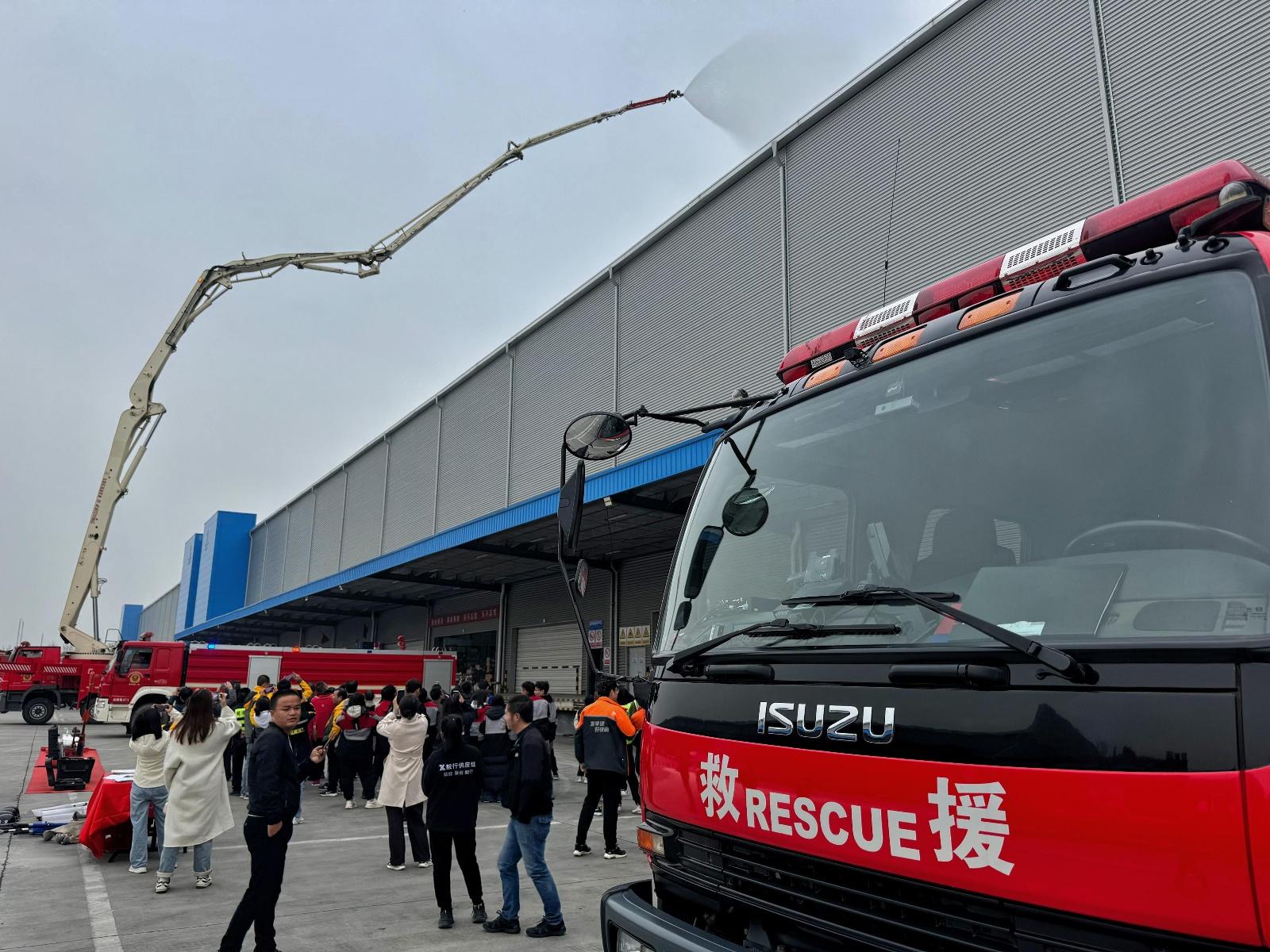 120 余人参加消防培训演练，筑牢物流安全防火墙  第3张