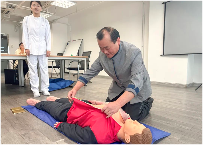 西安国医医院携手香榭物业举办急救培训，你还不知道吗？  第3张