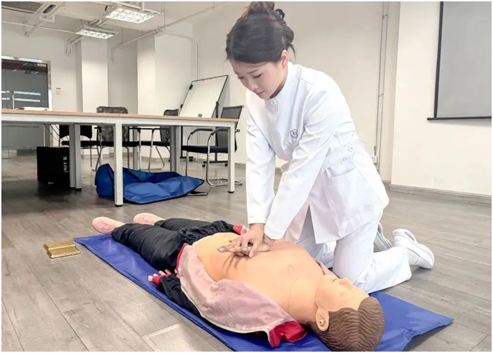 西安国医医院携手香榭物业举办急救培训，你还不知道吗？  第4张