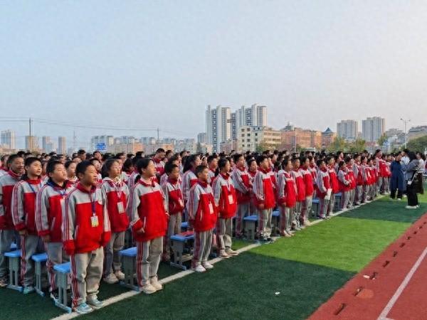 青春旋律，唱响校园！固镇三中许慎校区第二届歌咏比赛震撼来袭