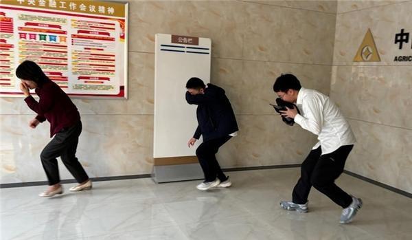 第 33 个全国消防日，农发行茶陵县支行开展消防安全培训及模拟演练  第2张