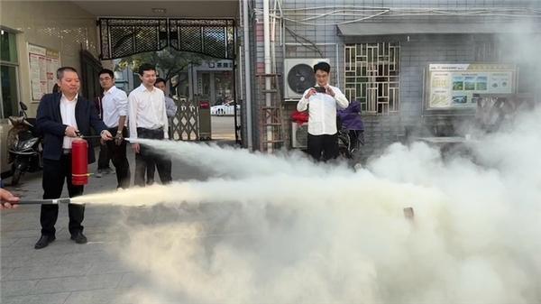 第 33 个全国消防日，农发行茶陵县支行开展消防安全培训及模拟演练  第3张
