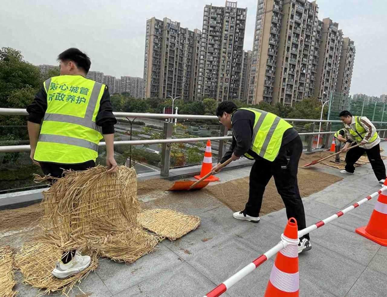 积雪难清怎么办？杭州天桥演练告诉你答案  第1张