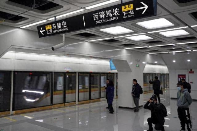 西安地铁 8 号环线年底通车！纯白主调，简约大气，融合四季变化，快来先睹为快