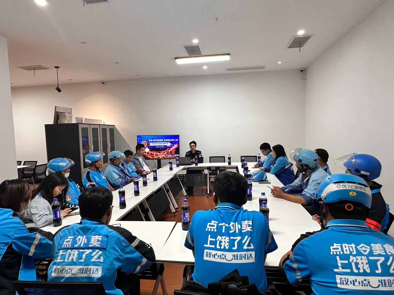 嘉善县开启暖冬模式，为外卖员、快递员送去温暖与关怀  第4张
