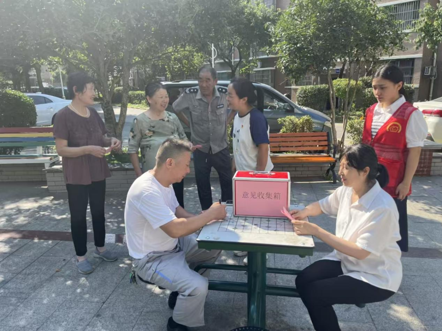 小切口撬动大治理，蚌埠市龙子湖区解三社区家门口红马扎活动成效显著  第2张