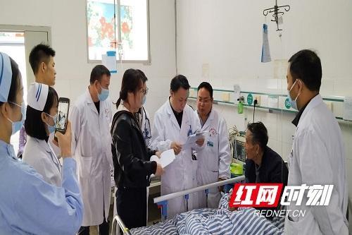 长沙专家团队溆浦义诊，免费诊疗让老人乐开花  第3张