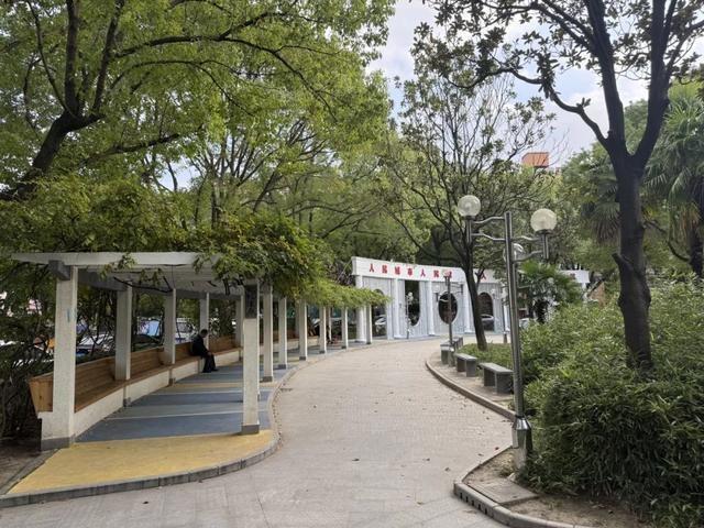 莘庄工业区小区微改造，居民休闲娱乐有了新去处  第4张