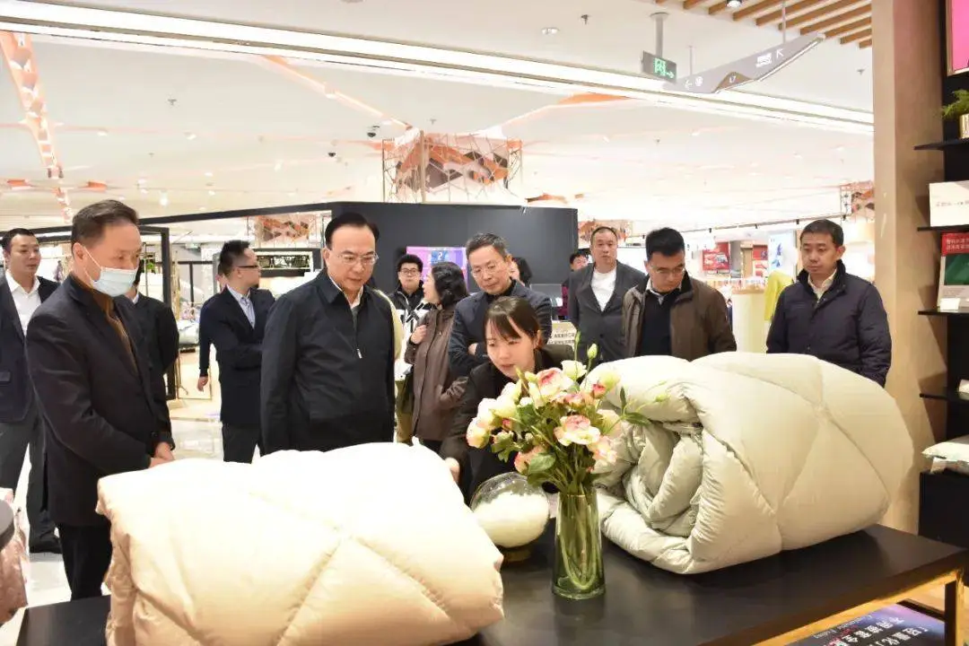 上海市商务委主任朱民深入调研：家电家居以旧换新与跨年购物季的秘密揭晓