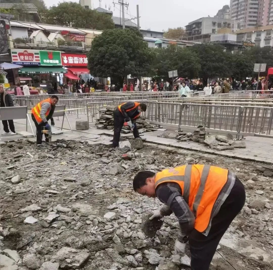 黔灵山公园南大门路面焕然一新，游客体验感飙升，安全隐患彻底消除  第2张
