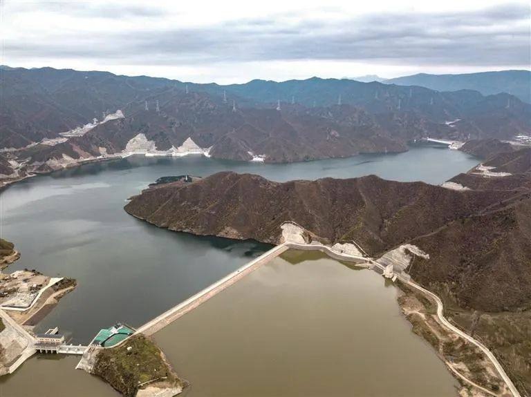 全国最大共享储能机柜在围场并网，清洁能源产业迎来新突破  第2张