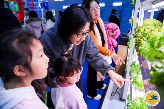 410人创历史新高！北京职业技能大赛闭幕，金牌选手闪耀红毯，技能荣光照亮未来  第3张