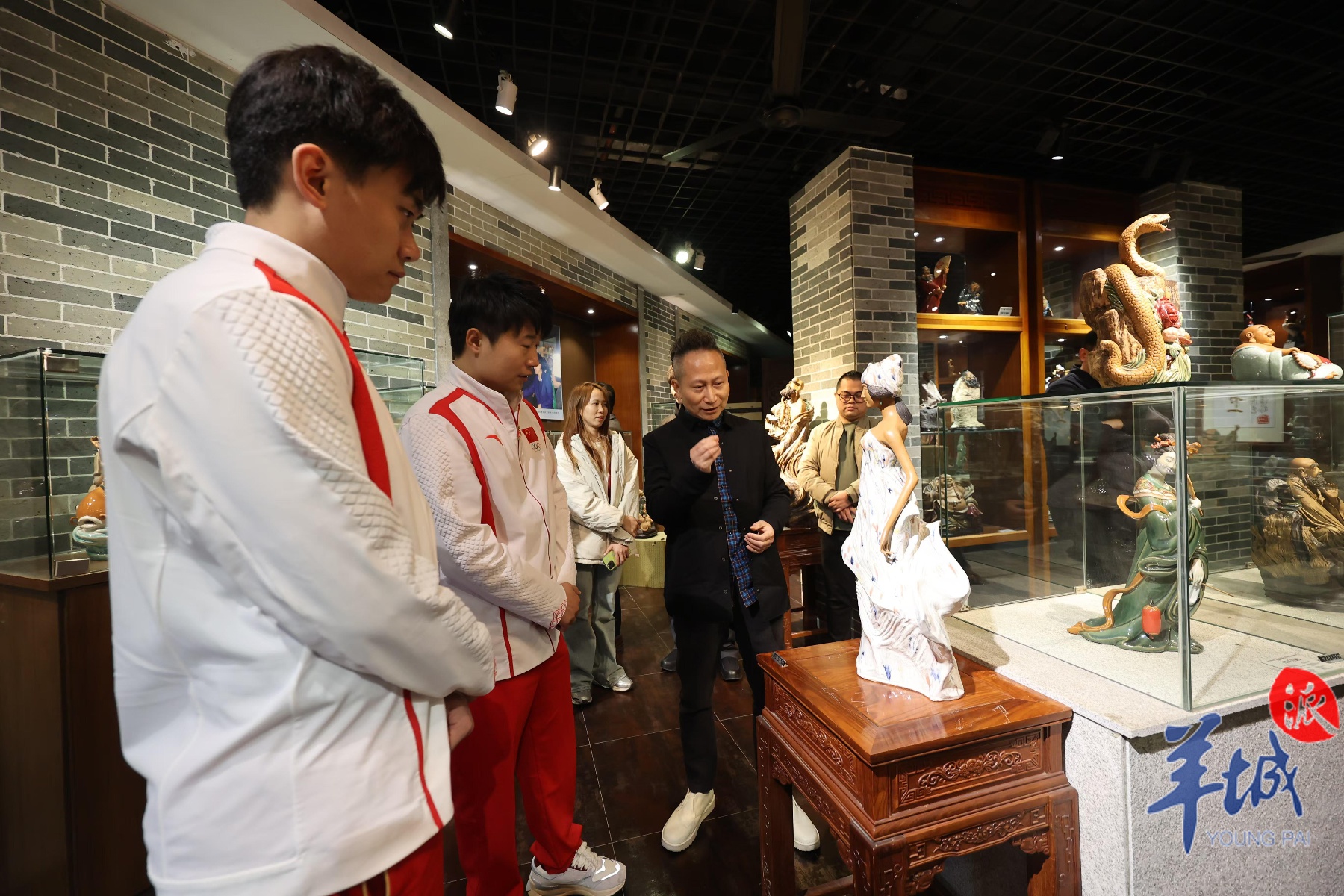 两位奥运冠军在南风古灶留下手印，探秘500年窑火不息的南国陶都  第3张