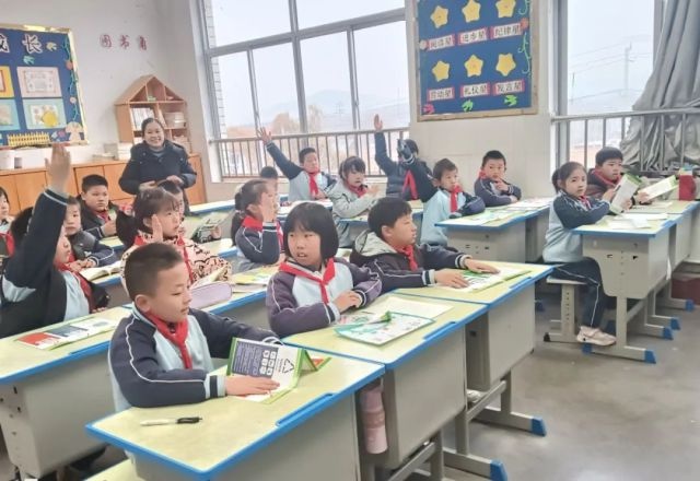垃圾分类进校园：一场让孩子们爱上环保的创意盛宴  第2张
