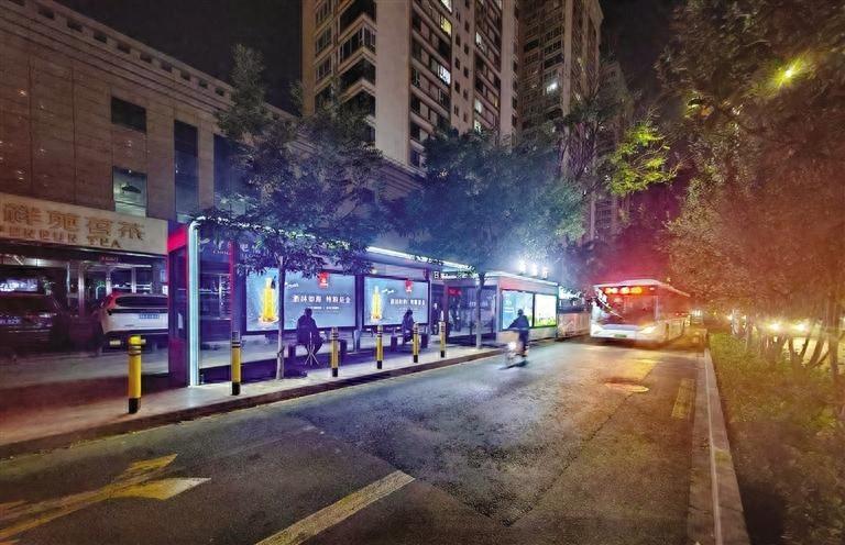 兰州公交站亭大升级！100 个站点焕然一新，你体验了吗？  第1张