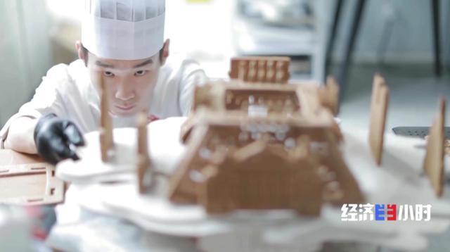 从高中辍学到世界冠军，这个农村小伙如何用面包震惊全场？  第4张