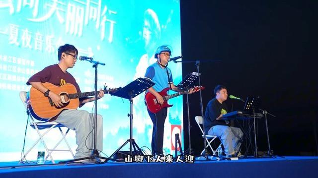 佘山本土网红外卖小哥，凭什么能与百万粉丝博主合唱？  第6张