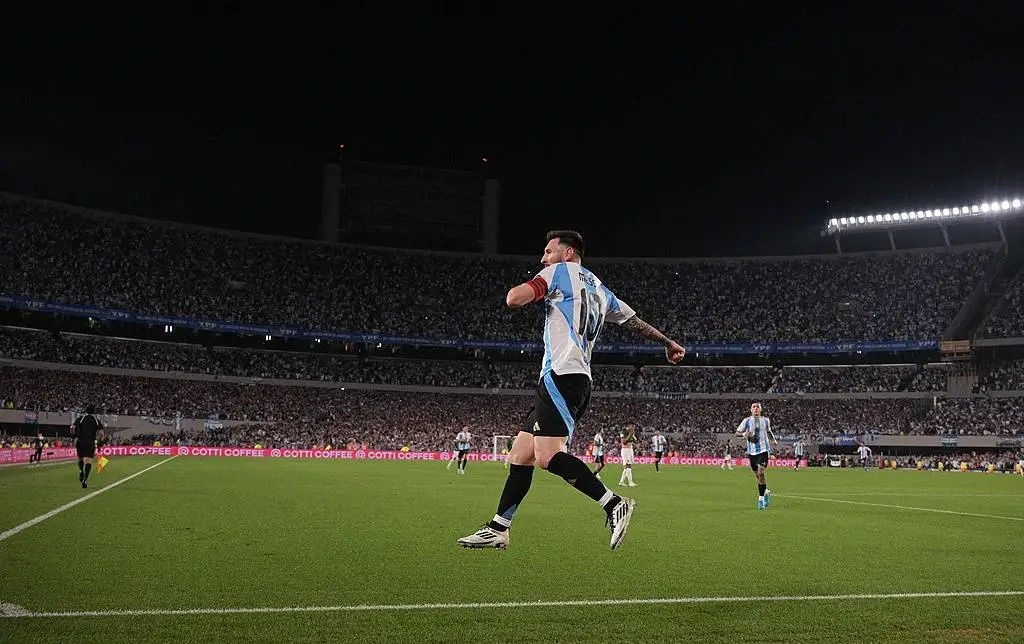 37 岁梅西独造 5 球，6 比 0 大胜！846 球+377 助攻，他是怎么做到的？  第1张