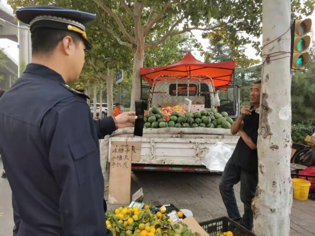 段店北路综合行政执法中心出手！整治流动商贩，还路于民  第3张