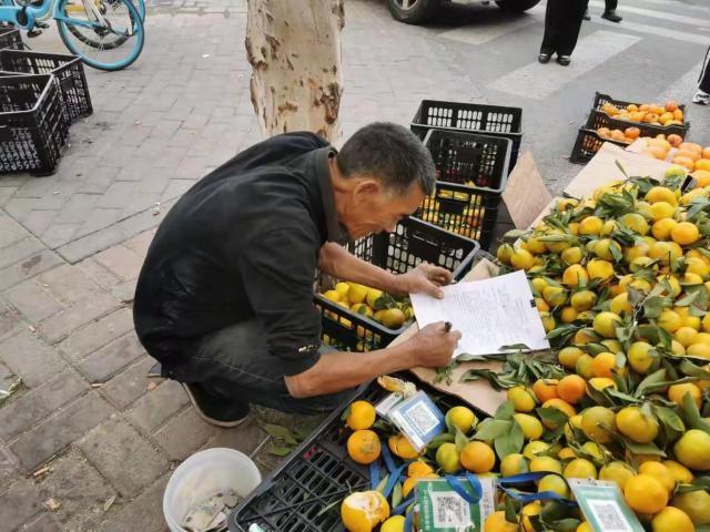 段店北路综合行政执法中心出手！整治流动商贩，还路于民  第4张