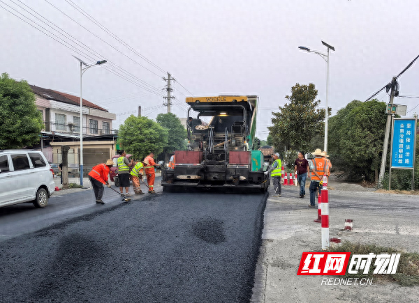 S305 线佘市段路面中修提前 40 天完工，这速度简直了