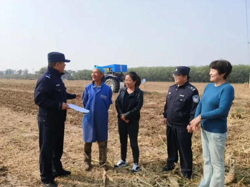 秋收时节，阎良公安的马扎警务护农模式，让丰收更有保障  第5张