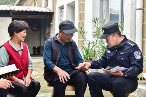 民警护秋收，平安满田间！华亭公安服务到位，暖心守护丰收路  第3张