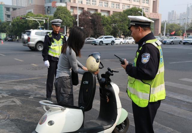 郑州交警重拳出击!为期三个月,整治行人、电动车交通违法 第3张 郑州交警重拳出击!为期三个月,整治行人、电动车交通违法 第3张