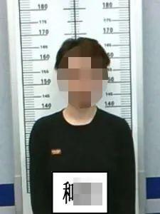 女子公交站遭陌生男子暴打，惊魂未定！警方 3 月缉凶，真相令人  第2张