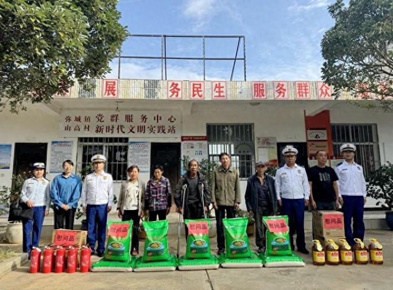 州政协委员深入走访，温暖送进百姓家  第1张