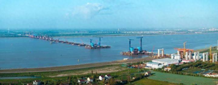 世界最大跨度公铁两用斜拉桥建设进度已达 52%  第1张