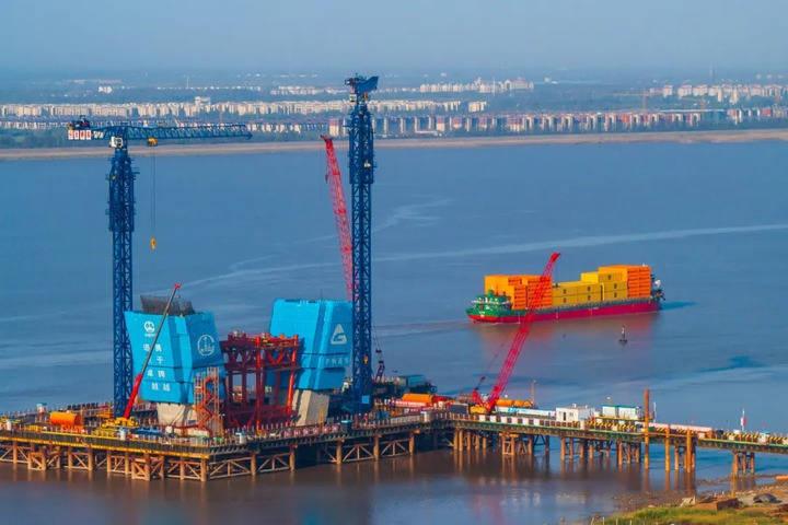 世界最大跨度公铁两用斜拉桥建设进度已达 52%  第2张