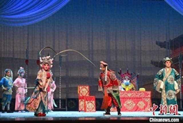 200 多年历史的泗州戏经典剧目樊梨花诉堂复排上演  第1张