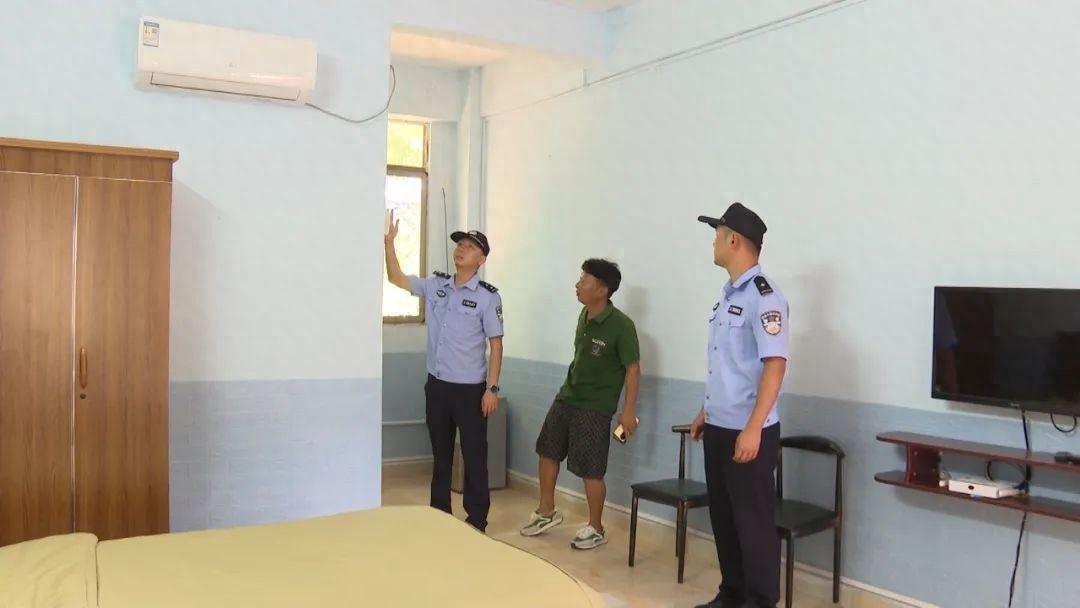 海南这家派出所的背篼警务，你知道吗？  第1张